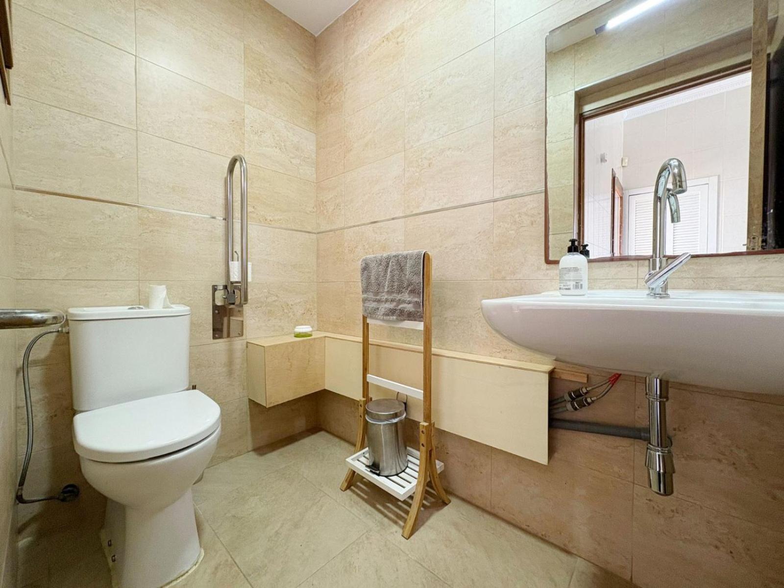 Villa 4 Bedroom In Benalmádena
