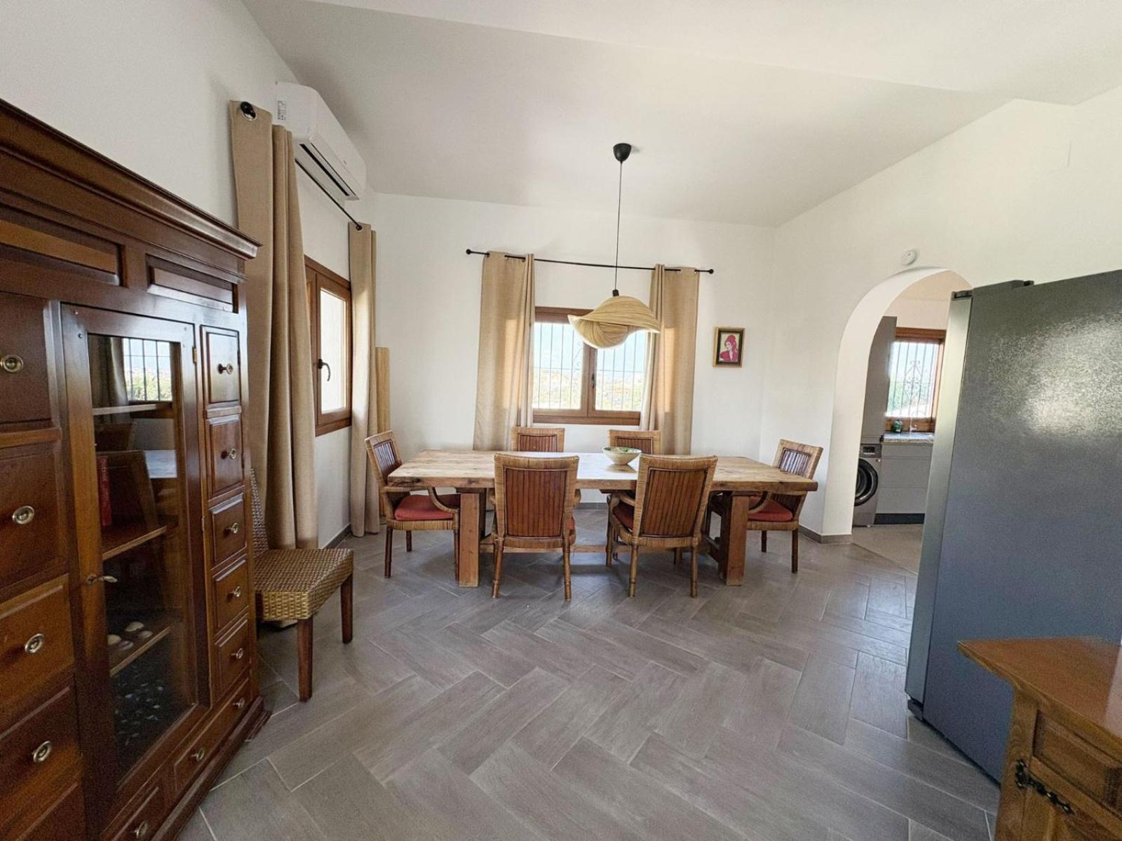 4 Bedroom In *
