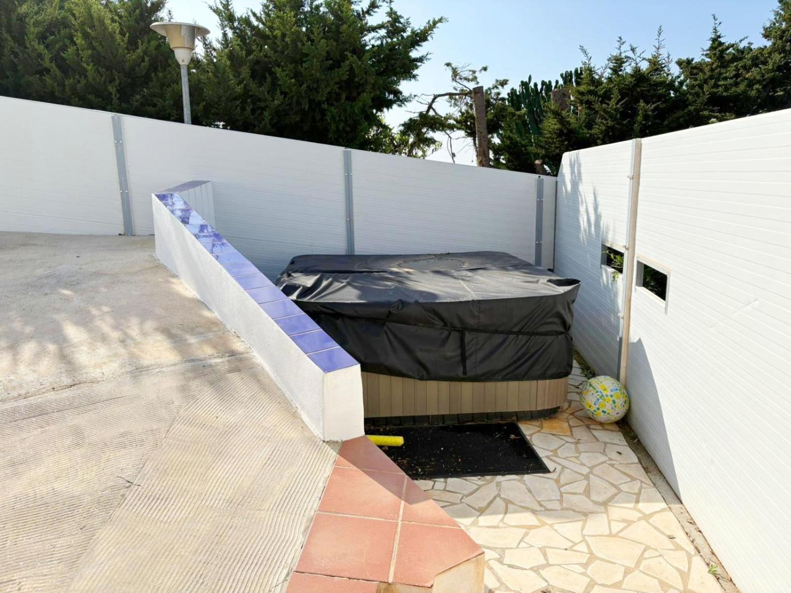 4 Bedroom In Villa *